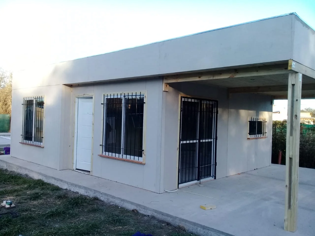 Vivienda Minimalista Entregada