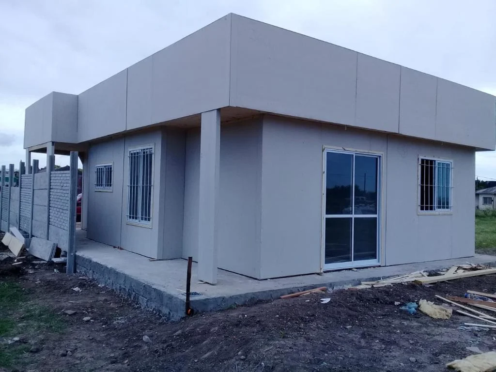 Vivienda Minimalista Entregada