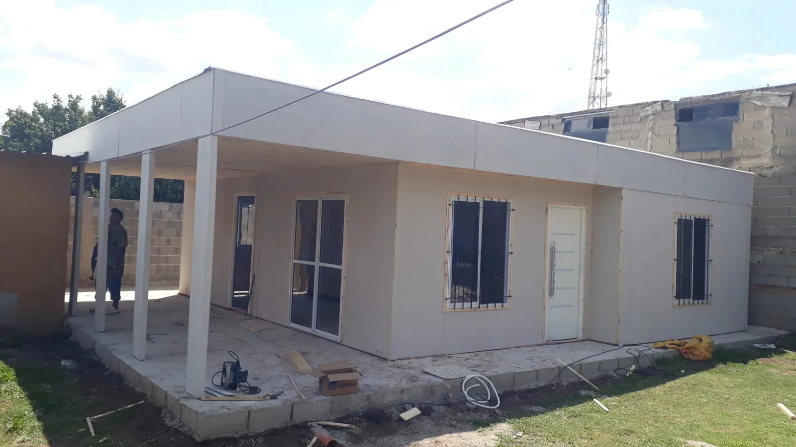 Vivienda Minimalista Entregada